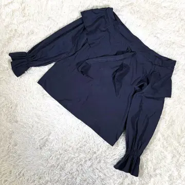 익명 배송 미슈마슈 [ M ] 프릴 디자인 블라우스 오프숄더풍 네이비