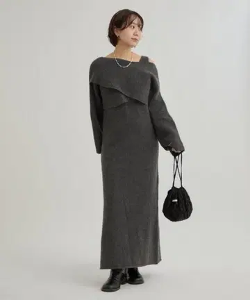 mystic 크로스 니트 원피스 차콜 그레이