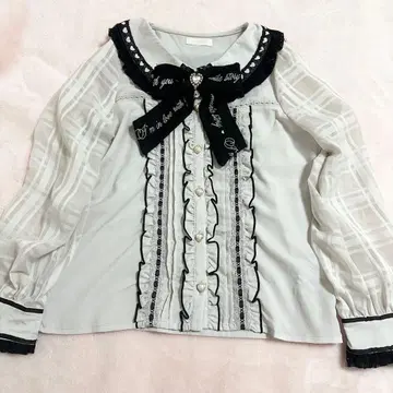 LIZLISA 하트 레이스 옷깃 블라우스