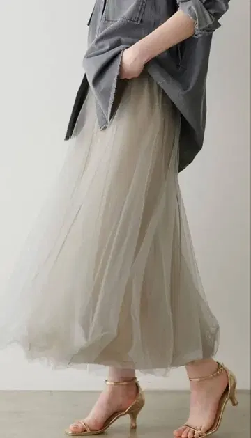 LARUTA 볼륨 샤샤 스커트 2025SS 그레이