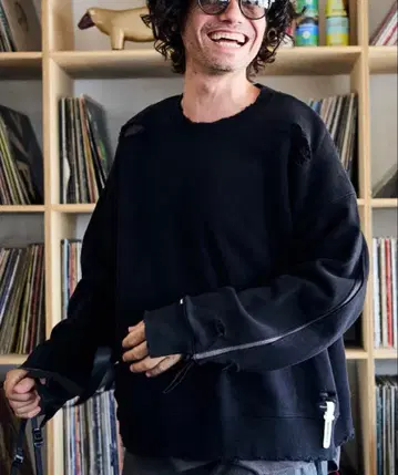 ADAM PATEK 후드티