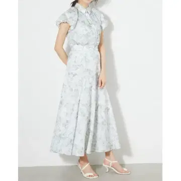 rienda V&A 블라우스 플레어 스커트 셋업 M 베이지 계열