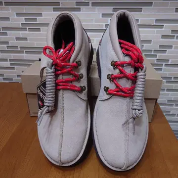 END. * Clarks * BEAMS TrekHikeGTX UK8.5