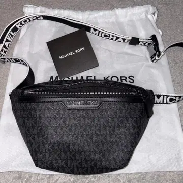 MICHAEL KORS 바디백 블랙