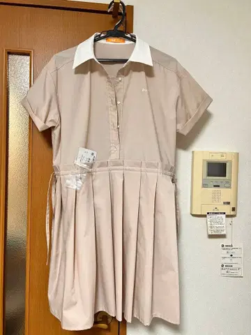 Fint 핑크 반팔 무릎 기장 원피스 플리츠 스커트