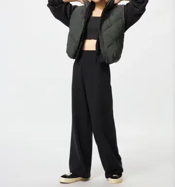 유니클로 웜 플리스 스트레이트 팬츠/기장 짧음 S 미사용 택 포함 블랙