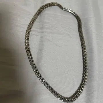 실버 크리스탈 목걸이