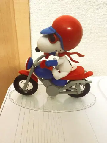 스누피 바이크 피규어