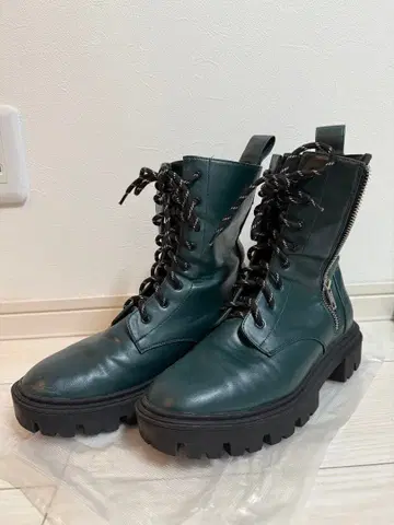 그린 통굽 부츠 지퍼 달린 PAGEBOY 부츠