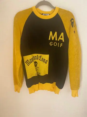 마크앤로나 스컬 디자인 스웨터