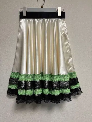 [ 다카라즈카 여역풍 부드러운 아이보리 새틴 미디 기장 연습용 스커트 ]