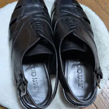 JIMMY CHOO 다크 브라운 오픈토 비즈니스 슈즈