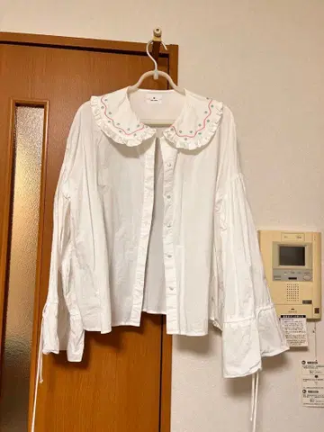 merry jenny 프릴 달린 옷깃 화이트 셔츠 긴팔