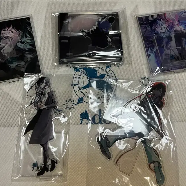 ado 아도 아크릴스탠드 팝니다