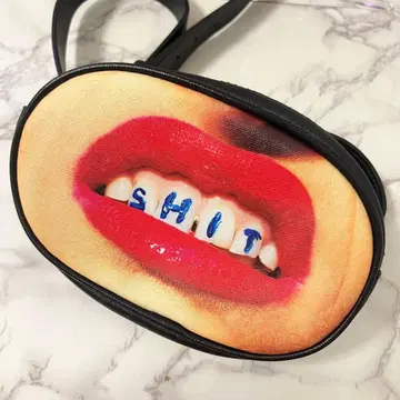 Seletti TOILETPAPER 숄더백