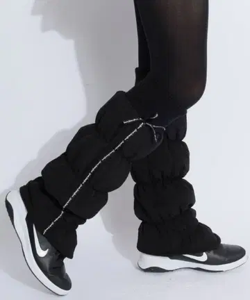 [ 쿠알토 유나이티드 ] 사이드 리본 레그 워머 블랙