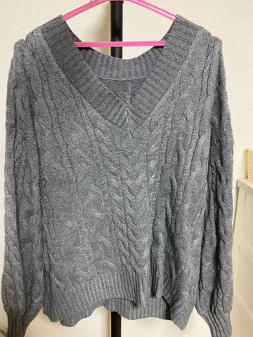 그레이 케이블 니트 V넥 스웨터 L