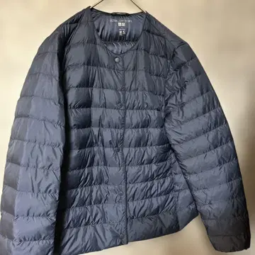 유니클로 울트라 라이트 컴팩트 다운 자켓 L 네이비