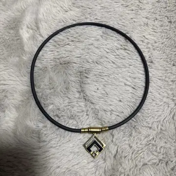 코란토테 목걸이