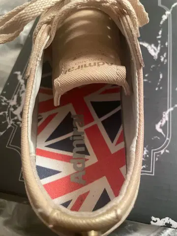 [새상품급 중고] Admiral 베이지 스니커즈 23cm