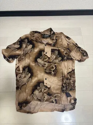 ZEPHYREN 드래곤 패턴 반팔 셔츠