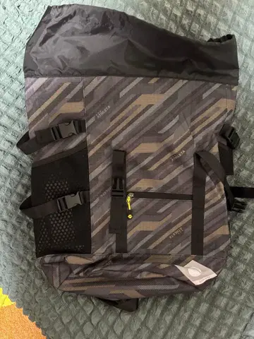 ATHLETA 백팩 그레이 계열 스트라이프