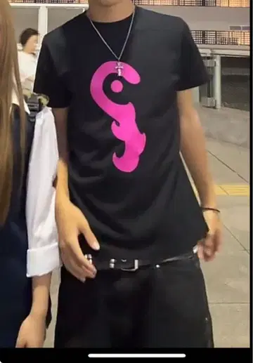 스케이터 T셔츠