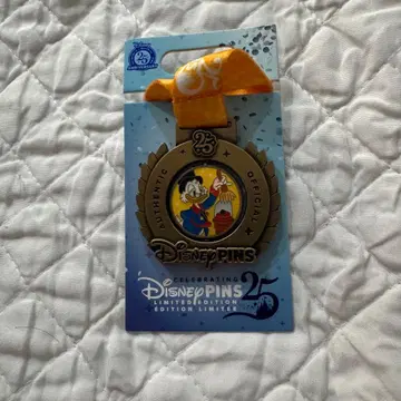 디즈니 캘리포니아 애너하임 핀 배지 25주년 70주년