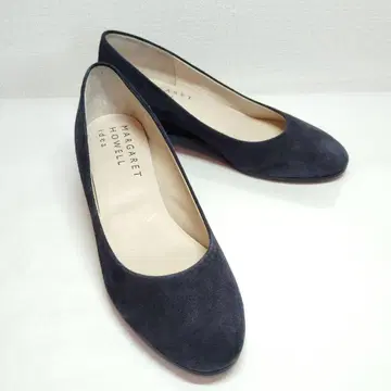새상품급 MARGARET HOWELL idea 펌프스 네이비 23.5cm
