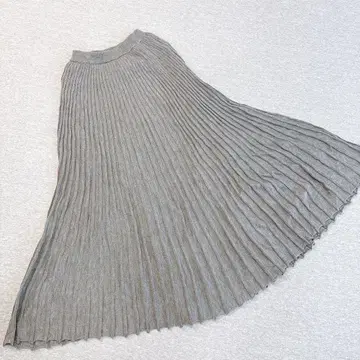 오조크 플리츠 니트 스커트 롱 기장 38호 M 사이즈 그레이 허리밴딩