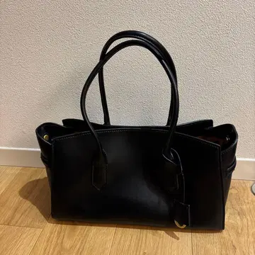 [ 새상품급 ] ZARA 블랙 합성 피혁 가로 긴 숄더백