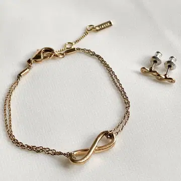 단종 PILGRIM 덴마크 팔찌 귀걸이 2세트