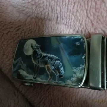 늑대와 달의 디자인 가죽 벨트