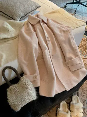 라이트 핑크 울 코트