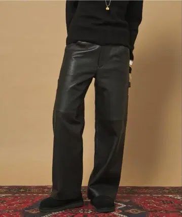 라무 가죽 팬츠 프레임워크 아웃 오브 프레임