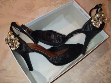 비쥬 장식 블랙 힐 24.5cm