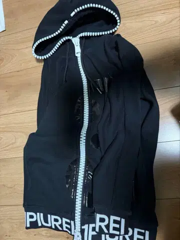 우노피우노우과레토레 릴랙스 상 지퍼 후드티 사이즈 M 자수 로고