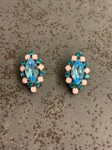 파랑과 핑크 스톤 귀찌