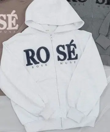 로제 뮤즈 Fur logo zip hoodie 라이트 그레이 새상품