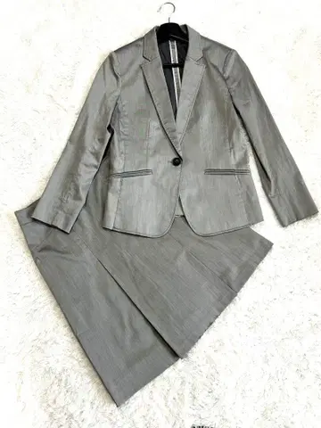 새상품급 23구 셋업 수트 그레이 38 사이즈 고급 광택감