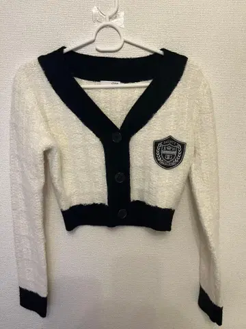 GYDA 가디건 상의