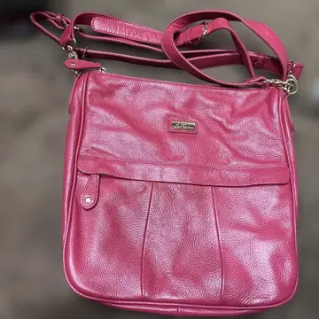 르.페임 핑크 가죽 숄더백 플랩 포함