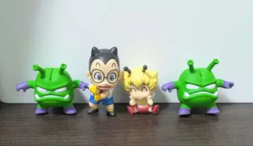 책상 위의 아라레짱 4체 세트