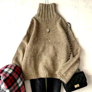 컨디션 최상 이에나 포근한 모헤어 라메 하이넥 니트 루즈핏