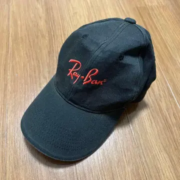 Ray-Ban 블랙 캡 빨간색 자수