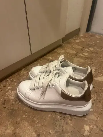 Alexander McQueen 스니커즈 화이트/핑크 골드 24cm