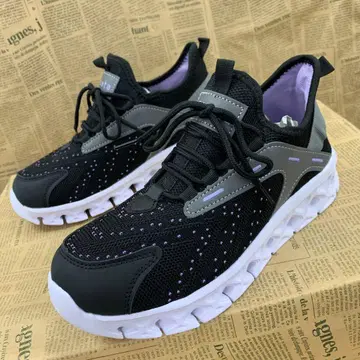 새상품 여성용 22.5cm 경량 특수 미드솔 스니커즈 블랙 3746