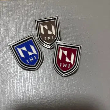 INI 로고 핀 배지 3개 세트