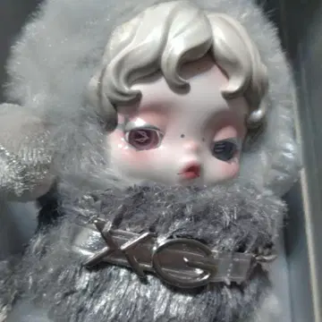 [ 하자품 ] POP MART SKULL PANDA XG 콜라보 스컬팬더