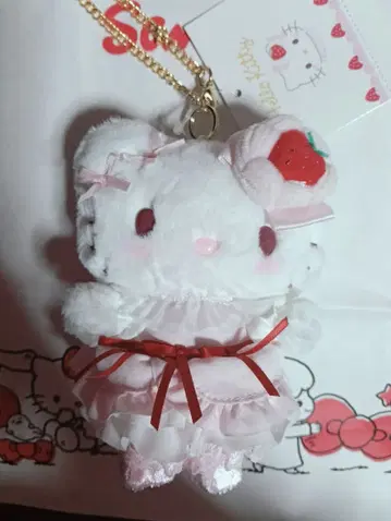 새상품 산리오 헬로키티 키티 백참 휘핑 딸기 봉제 인형